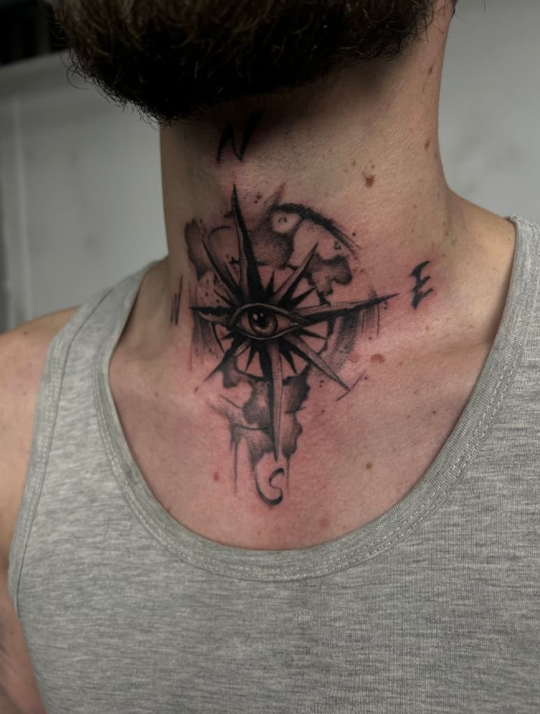 Tatouage boussole par holy cat